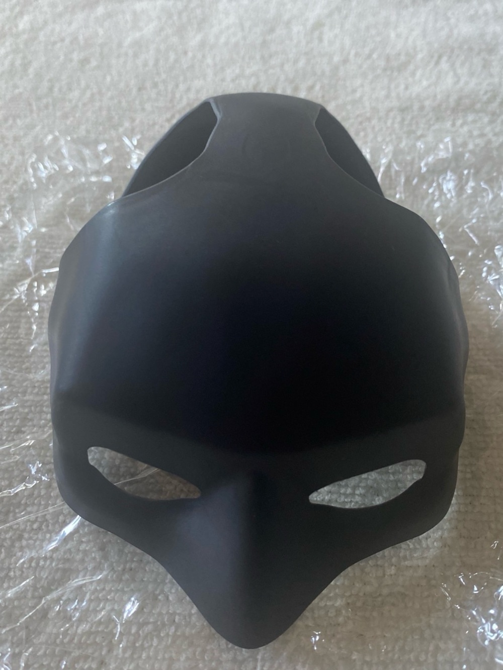 Bat mask for cats,